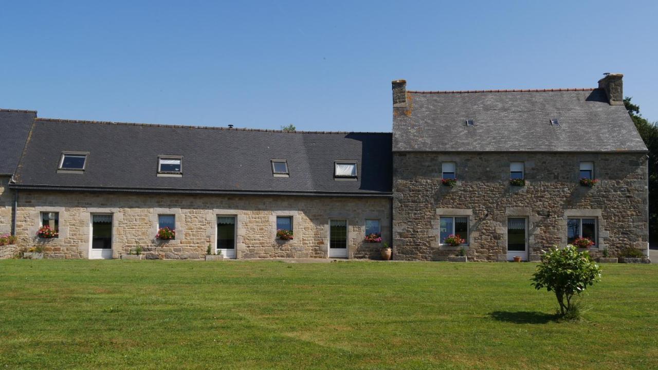 La Ferme Guibel Bed & Breakfast Plouzélambre Exterior foto
